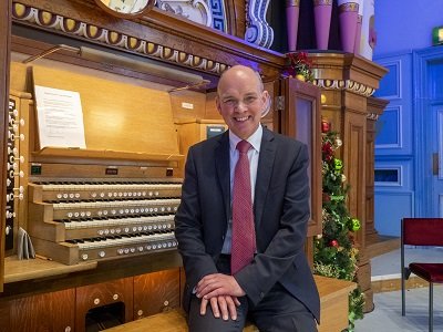 Kirklees’ Favourite Organist Gordon Stewart Bows Out