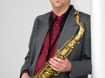 SUNDAY LUNCHTIME JAZZ LIVE! Saxophonist Neil Maya